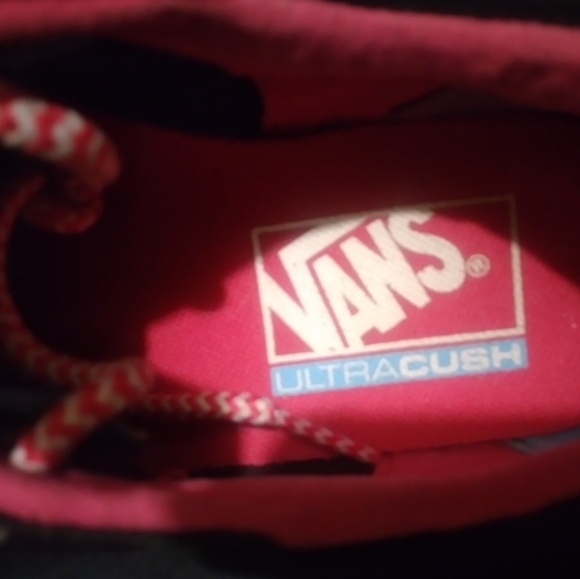 vans off the wall - Picture 3 of 4